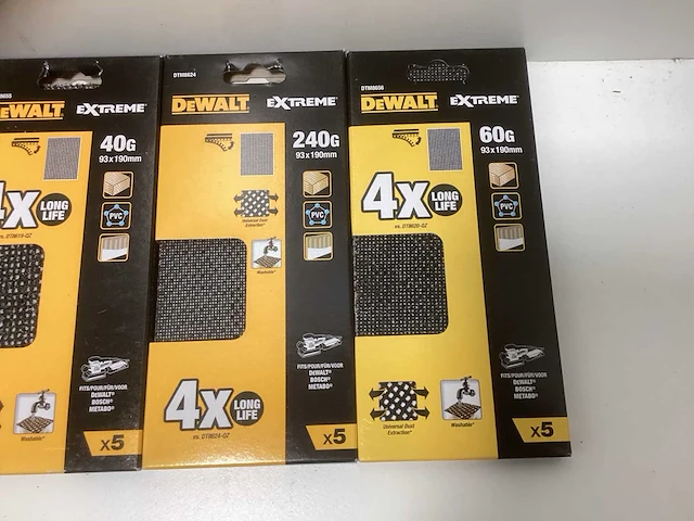 Dewalt extreme gaas schuurpapier set (93 x 190mm) - 4 pakken (40g t/m 240g) - afbeelding 2 van  5