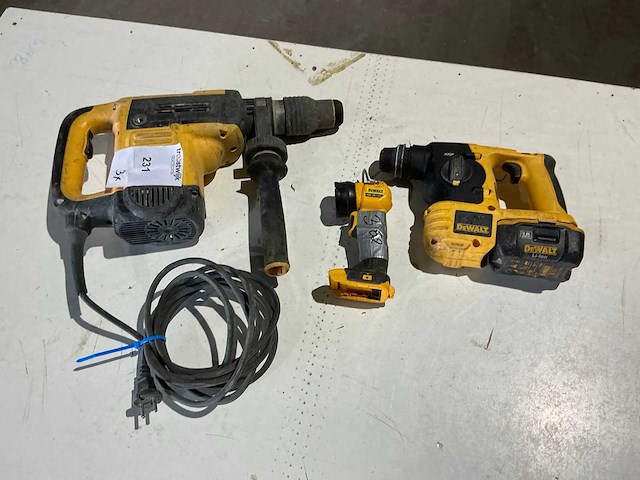 Dewalt gereedschappen (3x) - afbeelding 1 van  7