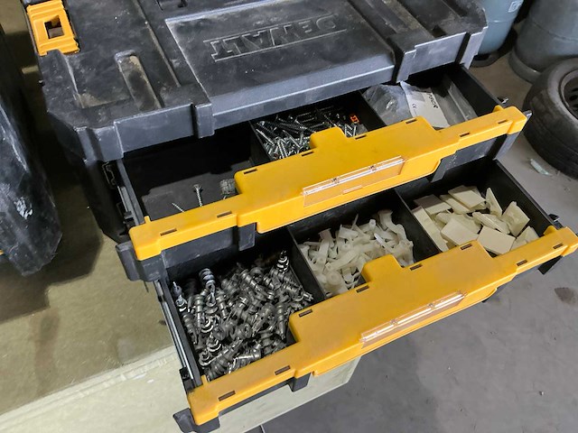 Dewalt gereedschapskoffer met inhoud (3x) - afbeelding 7 van  8