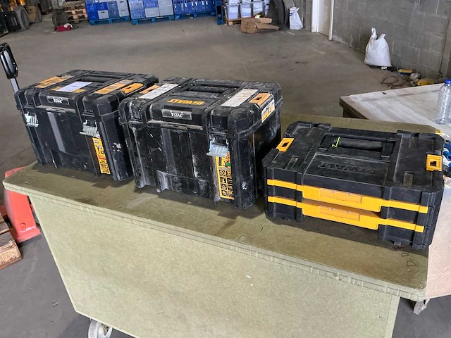 Dewalt gereedschapskoffer met inhoud (3x) - afbeelding 8 van  8