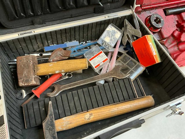 Dewalt gereedschapskoffer met inhoud (4x) - afbeelding 3 van  10