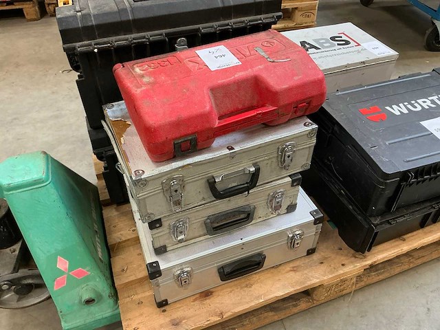 Dewalt gereedschapskoffer met inhoud (4x) - afbeelding 2 van  10