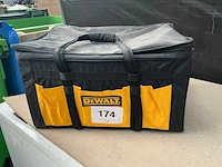 Dewalt gereedschapstas met betonboren - afbeelding 1 van  5