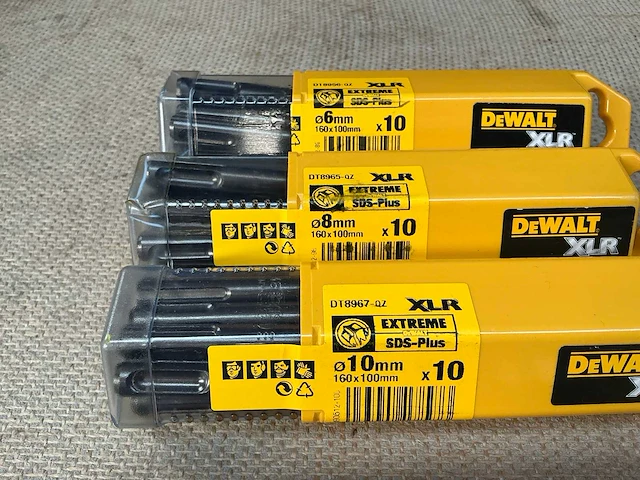Dewalt gereedschapstas met betonboren - afbeelding 4 van  5