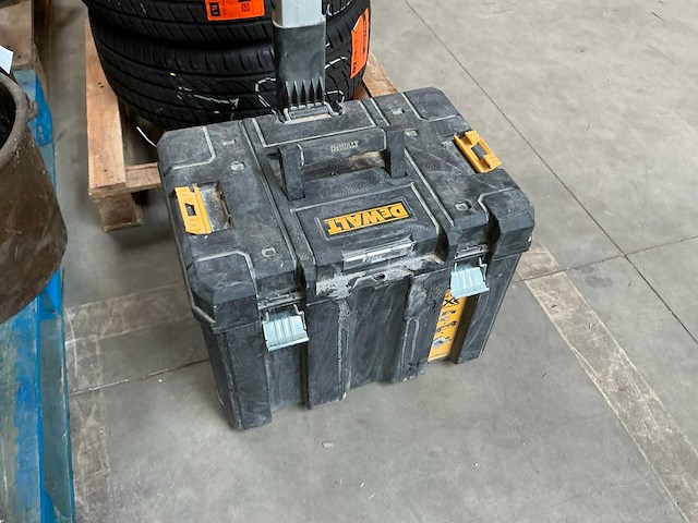 Dewalt gereedschapstrolley - afbeelding 1 van  2