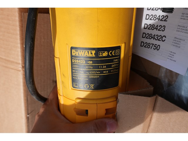 Dewalt haakse slijper d28423 qs - afbeelding 3 van  9