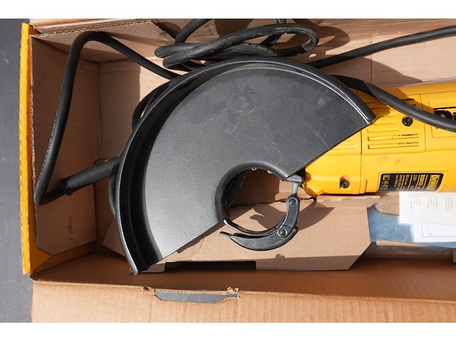 Dewalt haakse slijper d28423 qs - afbeelding 5 van  9