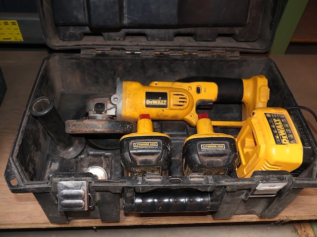 Dewalt haakse slijper - afbeelding 3 van  4