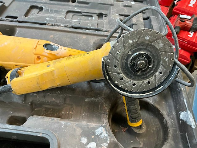 Dewalt haakse slijpmachine set - afbeelding 8 van  8