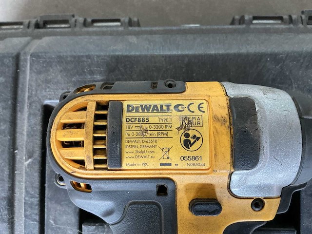 Dewalt haakse slijpmachine + slagmoermachine + schoefmachine (3x) - afbeelding 8 van  8