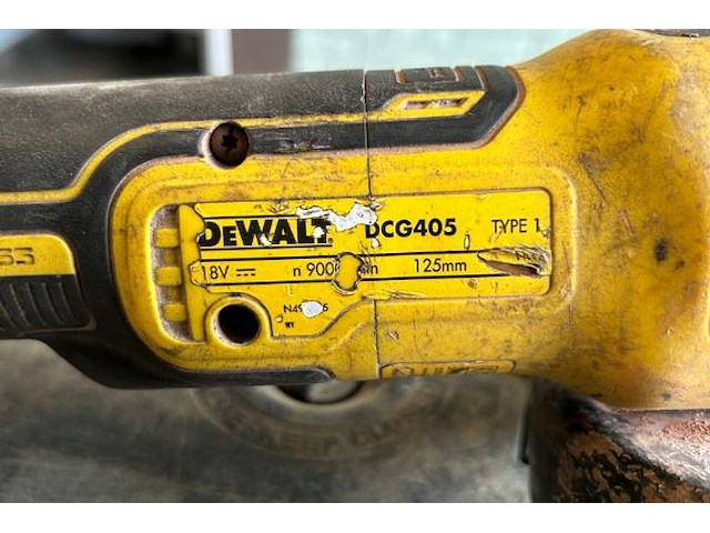 Dewalt handcirkelzaag + haakse slijper - afbeelding 4 van  12