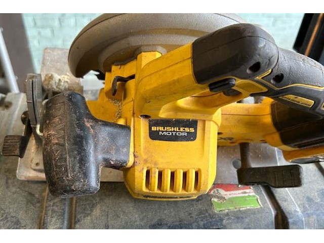 Dewalt handcirkelzaag + haakse slijper - afbeelding 7 van  12