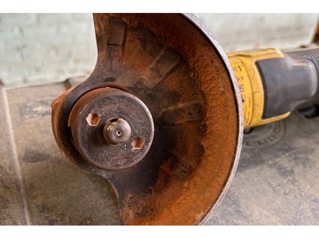 Dewalt handcirkelzaag + haakse slijper - afbeelding 12 van  12