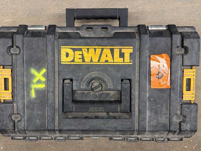 Dewalt lamp en klopboormachine - afbeelding 10 van  10