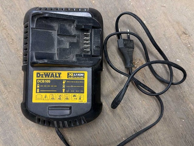 Dewalt lamp en klopboormachine - afbeelding 7 van  10