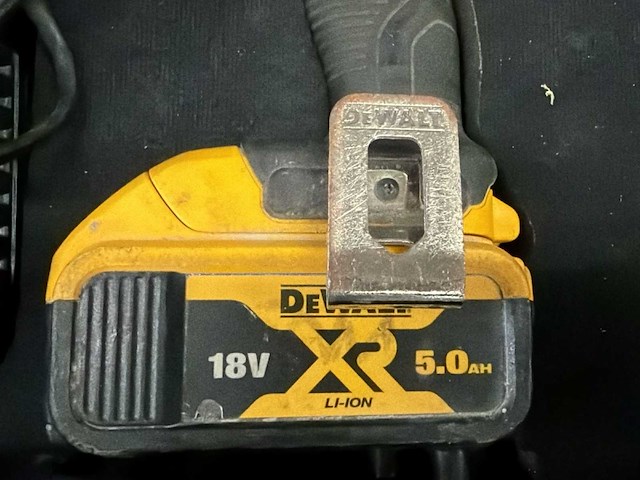Dewalt lamp en klopboormachine - afbeelding 9 van  10