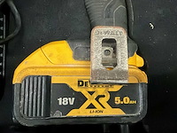 Dewalt lamp en klopboormachine - afbeelding 9 van  10