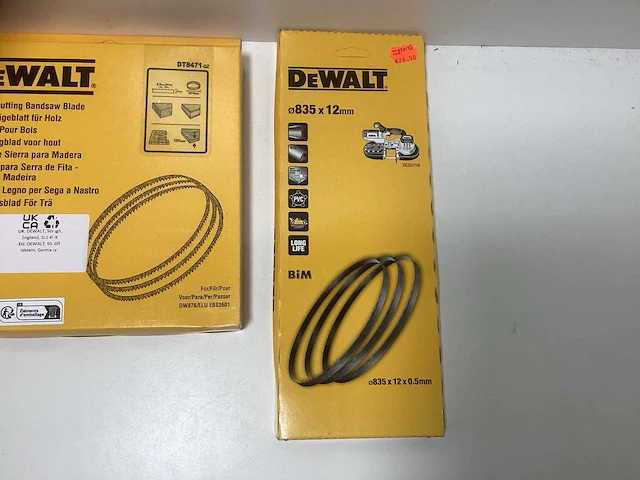 Dewalt lintzaagbladen / bandzaagbladen set - 4-delig (3x band & 1x lint) - afbeelding 9 van  11