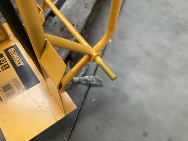 Dewalt mix kavel transportmiddelen, webshop retouren - afbeelding 3 van  7