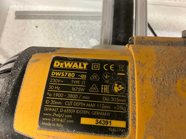 Dewalt montagelijn met inhoud op zolderverdieping - afbeelding 7 van  11