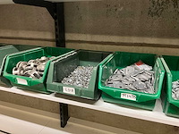 Dewalt montagelijn met inhoud op zolderverdieping - afbeelding 9 van  11