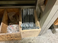 Dewalt montagelijn met inhoud op zolderverdieping - afbeelding 11 van  11