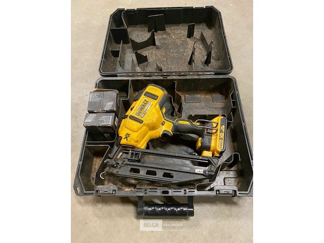 Dewalt nagelpistool dcn660 + koffer - afbeelding 1 van  2