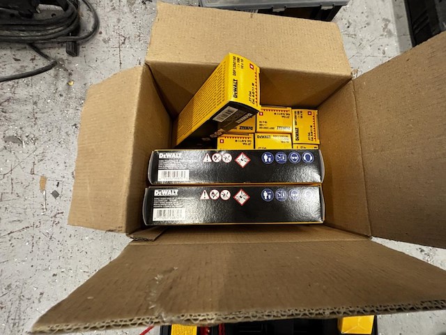 Dewalt pa3500 pneumatische nagelschieter - afbeelding 7 van  7