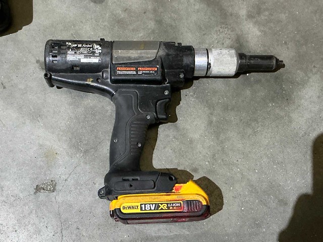 Dewalt pb2500 blindklinknagelmachine - afbeelding 2 van  3