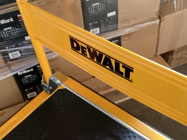Dewalt plateauwagen 83x60cm, 250kg - afbeelding 5 van  6