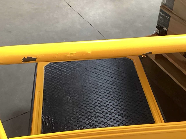Dewalt plateauwagen 83x60cm, 250kg - afbeelding 6 van  6