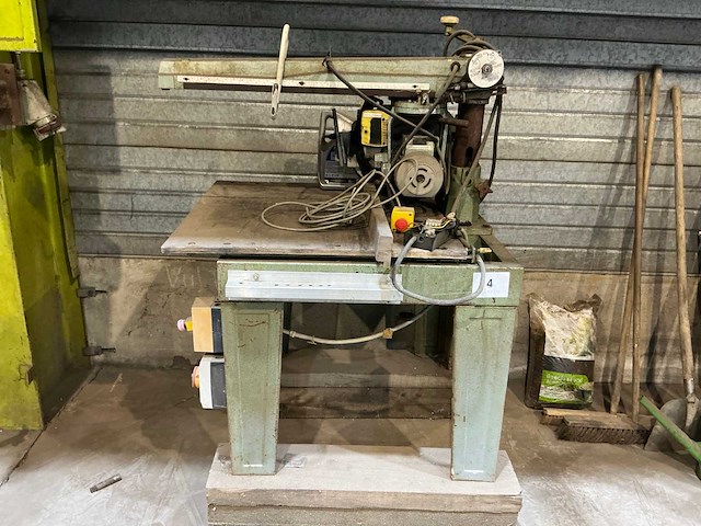 Dewalt radiaalafkortzaagmachine - afbeelding 1 van  5