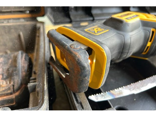 Dewalt reciprozaag - afbeelding 2 van  5