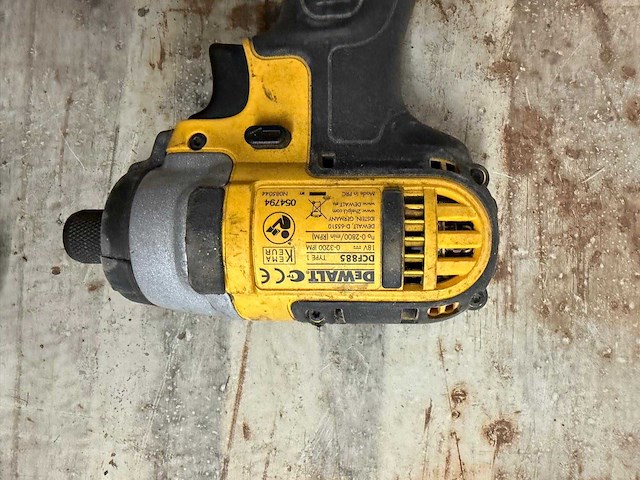 Dewalt slagschroevendraaier (2x) - afbeelding 1 van  4