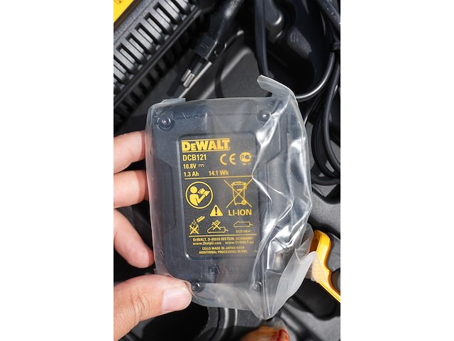 Dewalt slagschroevendraaier dcf815s2 10,8v - afbeelding 2 van  10