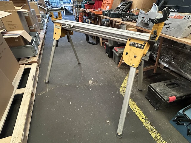 Dewalt universeel zaagtafel statief - afbeelding 1 van  6