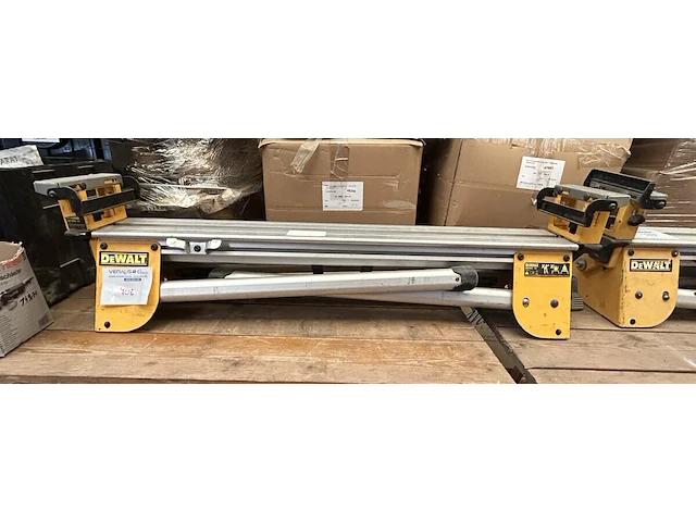 Dewalt universeel zaagtafel statief - afbeelding 1 van  4