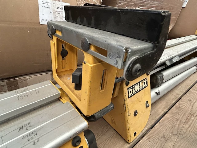 Dewalt universeel zaagtafel statief - afbeelding 3 van  4