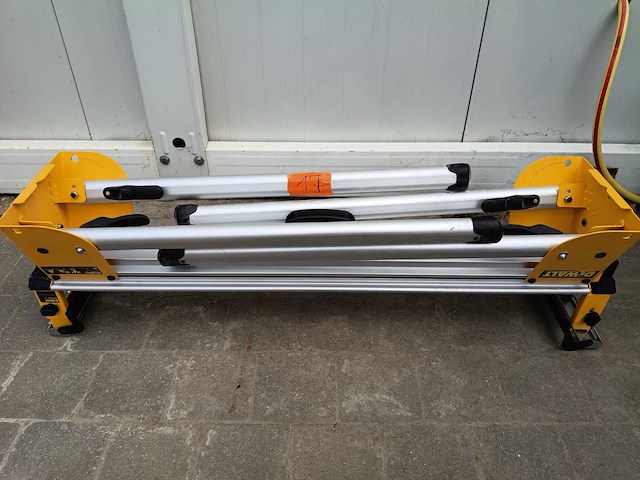 Dewalt zaagtafel - afbeelding 1 van  3