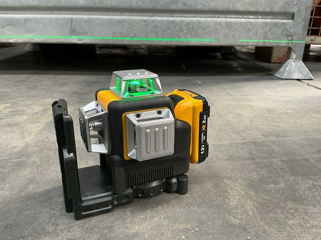 Dewalt zelfnivellerende kruislijnlaser set (3x) - afbeelding 2 van  5