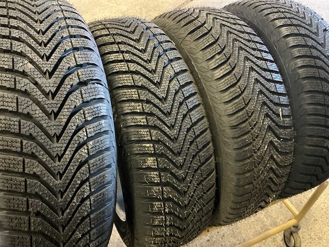 Dezent 15” velg + vredestein winterband (4x) - afbeelding 5 van  9