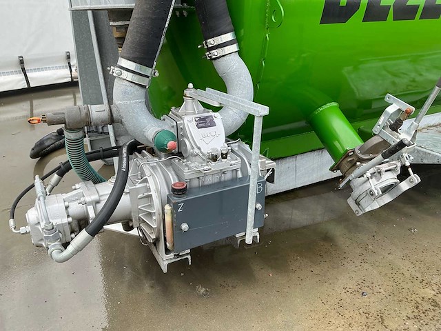 Dezeure waterton (14000l) met spuitinstallatie. - afbeelding 2 van  11