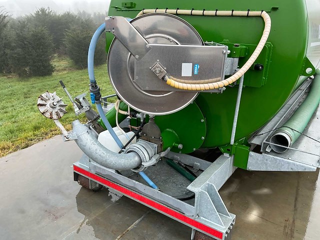 Dezeure waterton (14000l) met spuitinstallatie. - afbeelding 7 van  11