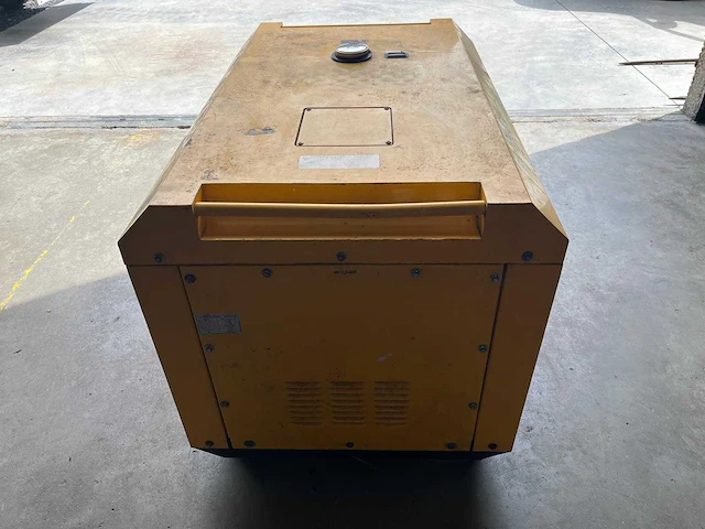 Dg11000se-3 dieselgenerator set dg11000se-3 – 8 kw – 230/400 v – super stil - afbeelding 4 van  8