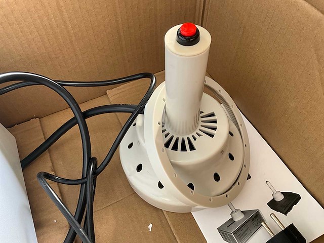 Dgfy-600 elektromagnetisch flessendopverzegelmachine - afbeelding 4 van  5