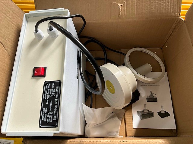 Dgfy-600 elektromagnetisch flessendopverzegelmachine - afbeelding 2 van  5