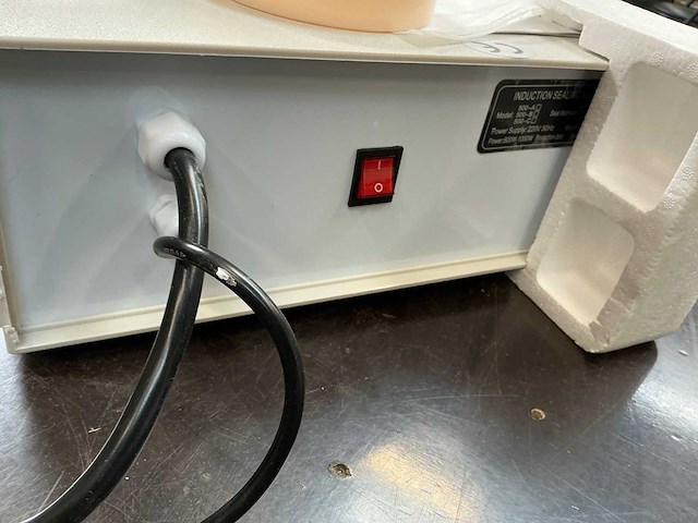 Dgyf-s5000 elektromagnetische inductie sealmachine - afbeelding 3 van  7