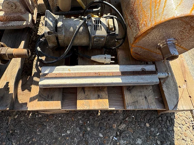Diamant boren machines - various contractor materials - afbeelding 13 van  15