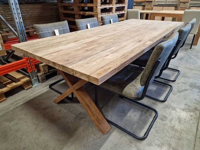 Diamond collection interieur tafel 250 x 100 x h4cm met x-poot - afbeelding 1 van  4