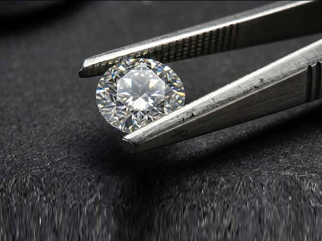 Diamond-round 5cts - igi-gecertificeerd f vvs - afbeelding 1 van  4